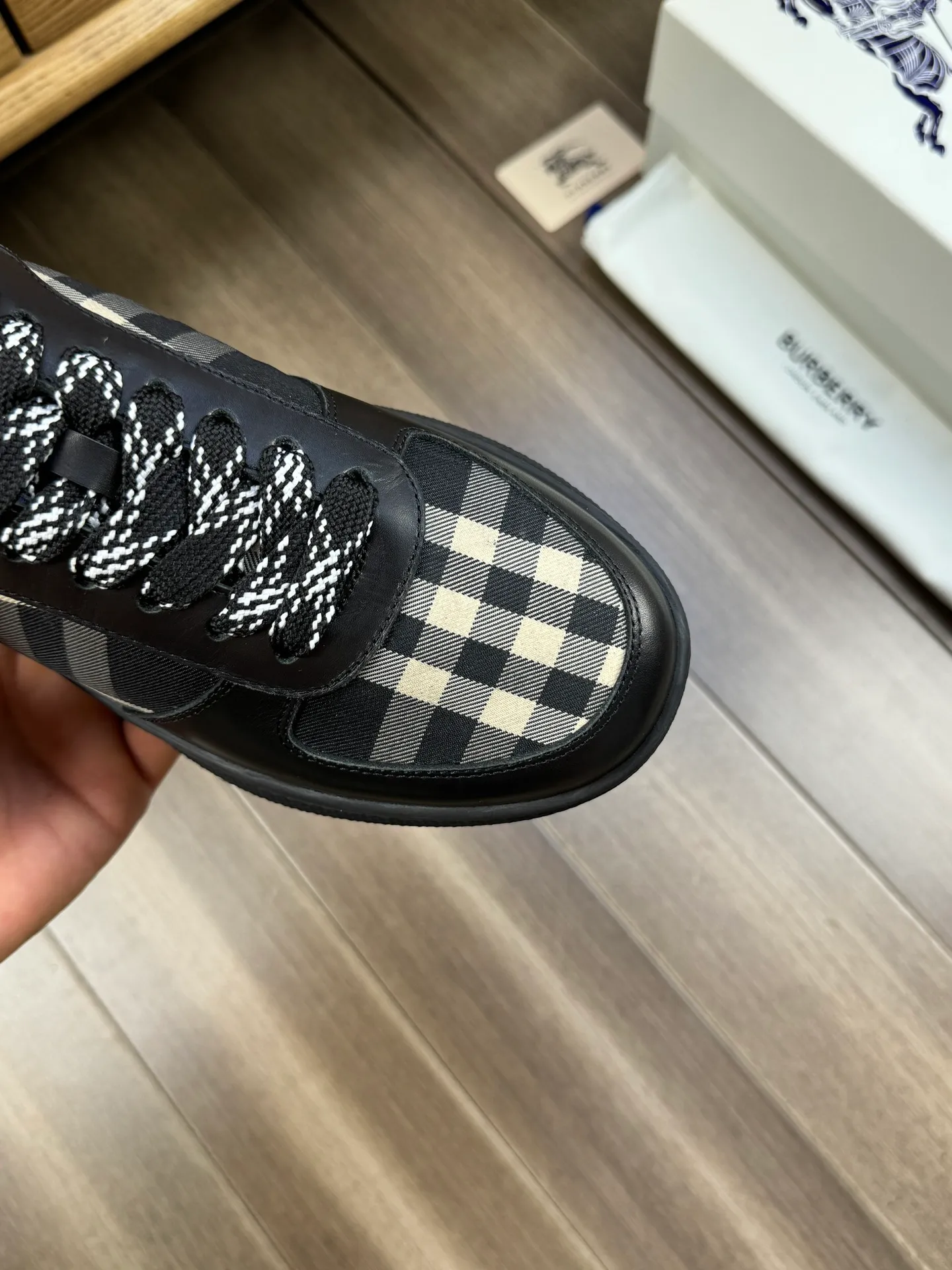 p380💰Men's shoes [BURBERRY] Burberry - High-end quality original order 🔍🔍🔍 - Upper: imported 🔝 Napa calfskin, brand totem cloth, tongue brand cloth label - Lining: canvas lining, - Outsole: rubber; two-color molded outsole - Ultra-high quality control·Fine workmanship: highlighted (high-end·luxury·grade) -Size : 38-44 (45 for men, can be customized)
